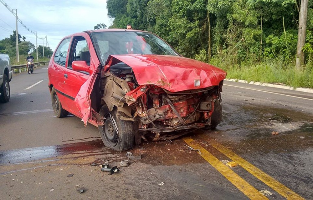 Ir para  <p>Conc&oacute;rdia &ndash; Uma sa&iacute;da de pista seguida de choque em&nbsp;barranco e capotamento foi registrada na manh&atilde; desta quinta-feira (29) na SC-283, contorno vi&aacute;rio norte, regi&atilde;o...